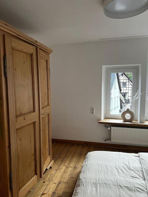 Exklusive Jugendstilwohnung In An Der Mosel - 4 Personen - 2 Schlafzimmer - Waschmaschine - Trockner Uerzig