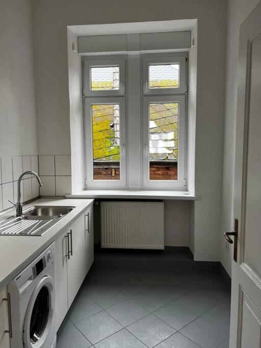 Apartment Exklusive Jugendstilwohnung In An Der Mosel - 4 Personen - 2 Schlafzimmer - Waschmaschine - Trockner Uerzig