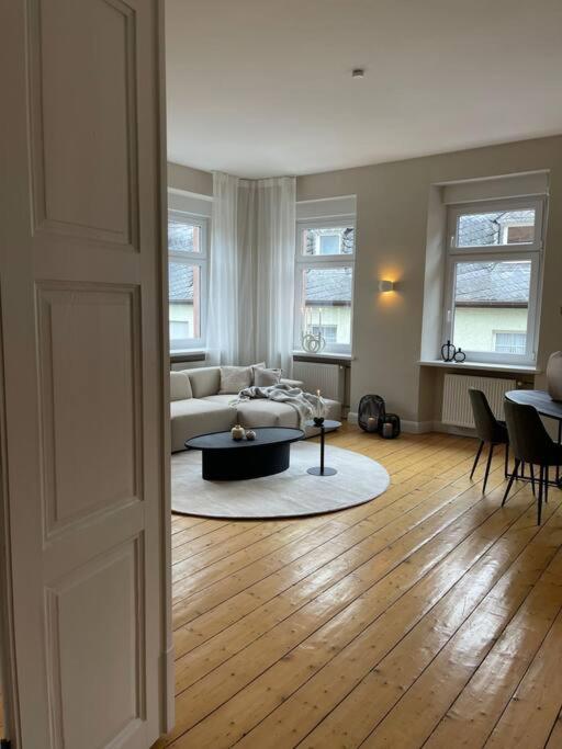 Exklusive Jugendstilwohnung In An Der Mosel - 4 Personen - 2 Schlafzimmer - Waschmaschine - Trockner Apartment Uerzig